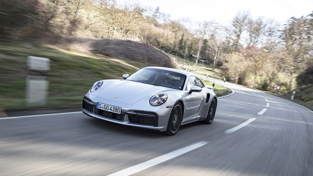 5位:ポルシェ 911ターボS