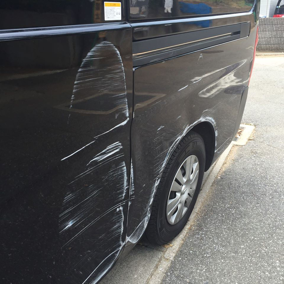 車を擦ってしまいしました 自分で錆止めと塗装すればいいと言われたのですが問題ない 教えて車屋さん 中古車情報 中古車検索なら 車 選びドットコム 車選び Com 車を擦ってしまいしました 自分で錆止めと塗装すればいいと言われたのですが問題ない 教えて車屋さん 中古車情報 中古車検索なら 車 選びドットコム 車選び Com