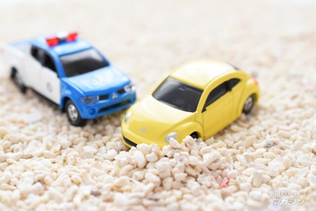 自動車保険とJAFのロードサービスの違いは?