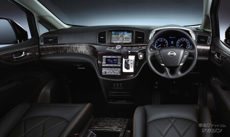 日産 エルグランド 3代目 前部座席