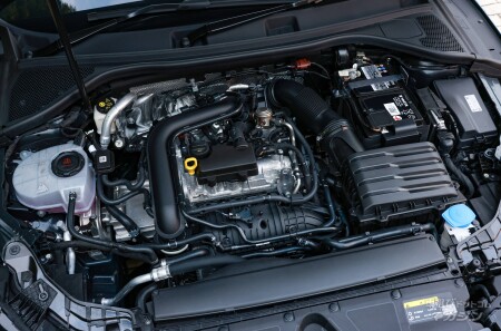 アウディ　A3　4代目