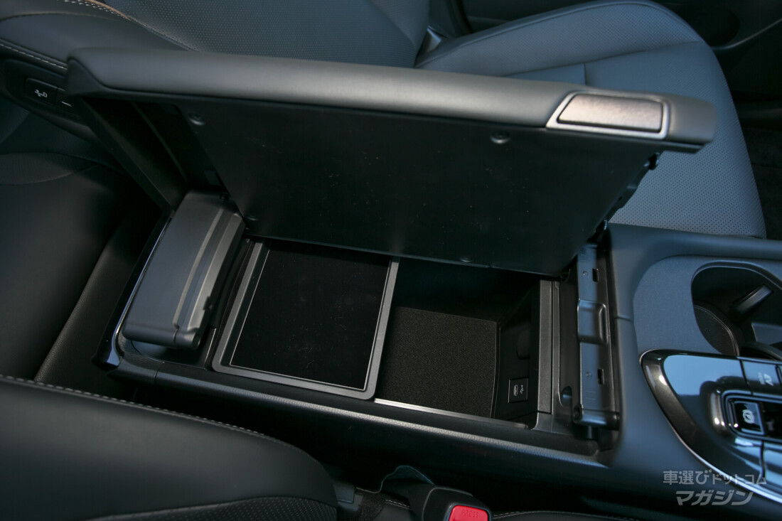 トヨタ クラウン スポーツ Z