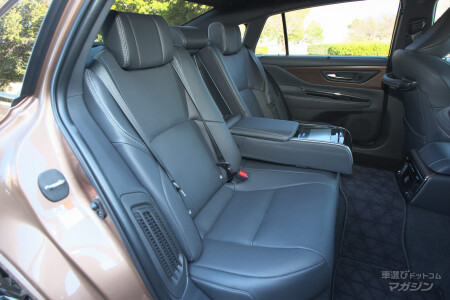 トヨタ クラウン セダン HEV