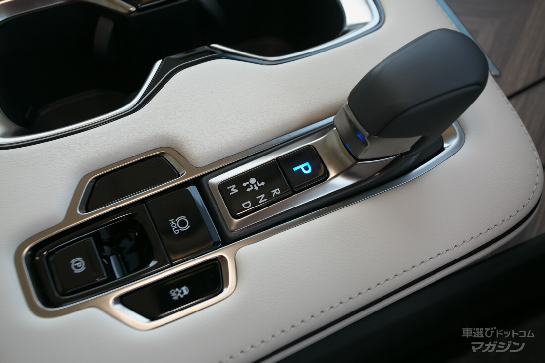 レクサス LM 500h