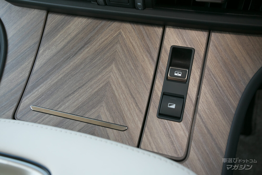 レクサス LM 500h