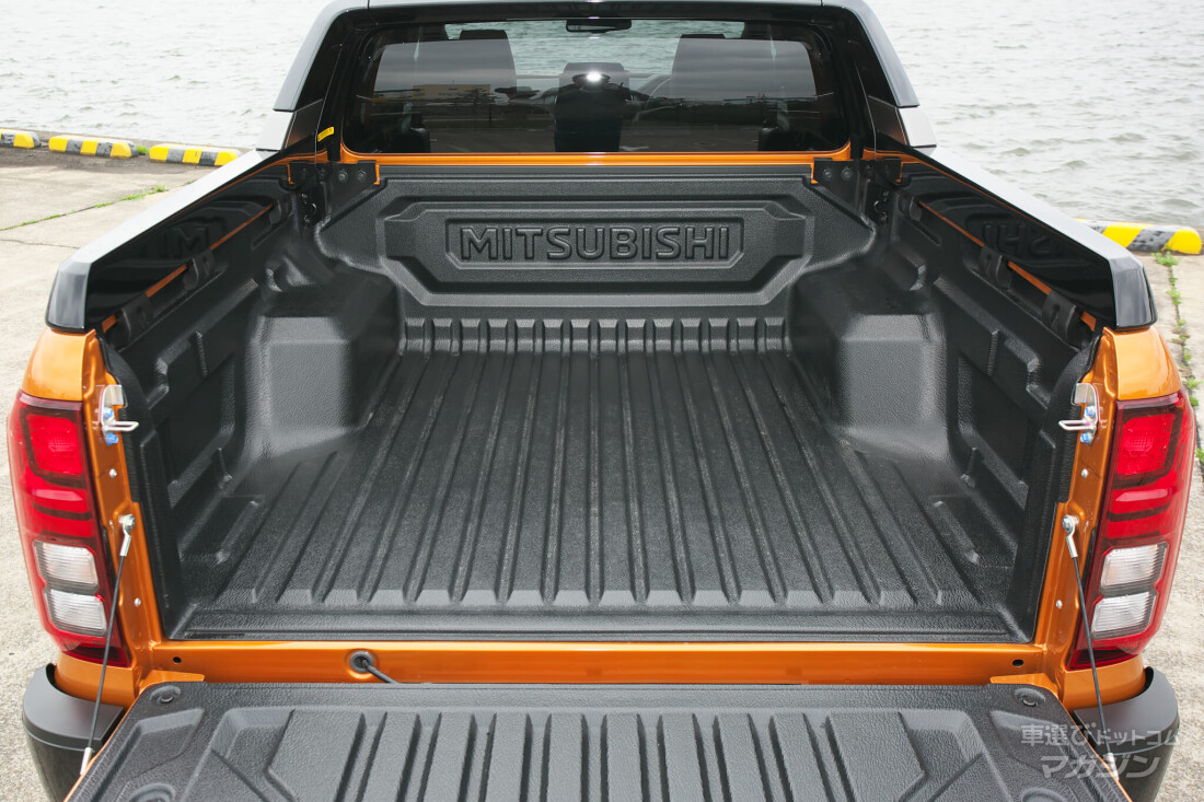 三菱 トライトン GSR 2024