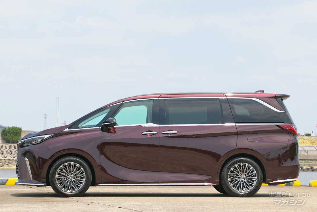 レクサス LM500h バージョンL 6人乗り