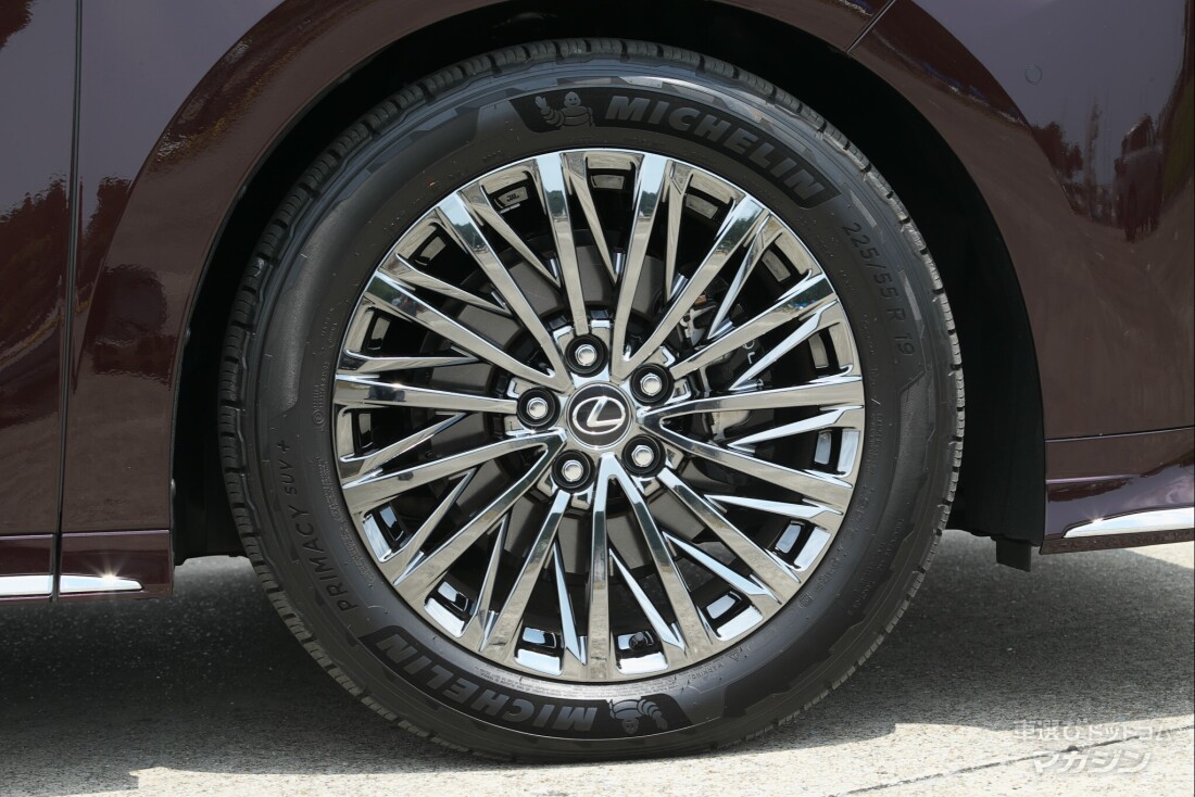 レクサス LM500h バージョンL 6人乗り