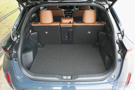 トヨタ ヤリスクロス HV Zアドベンチャー 2024