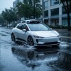 2026年6月、自動運転の「世界基準」が決まるのに、なぜロボタクシーは水たまりで立ち往生するのか - サムネイル
